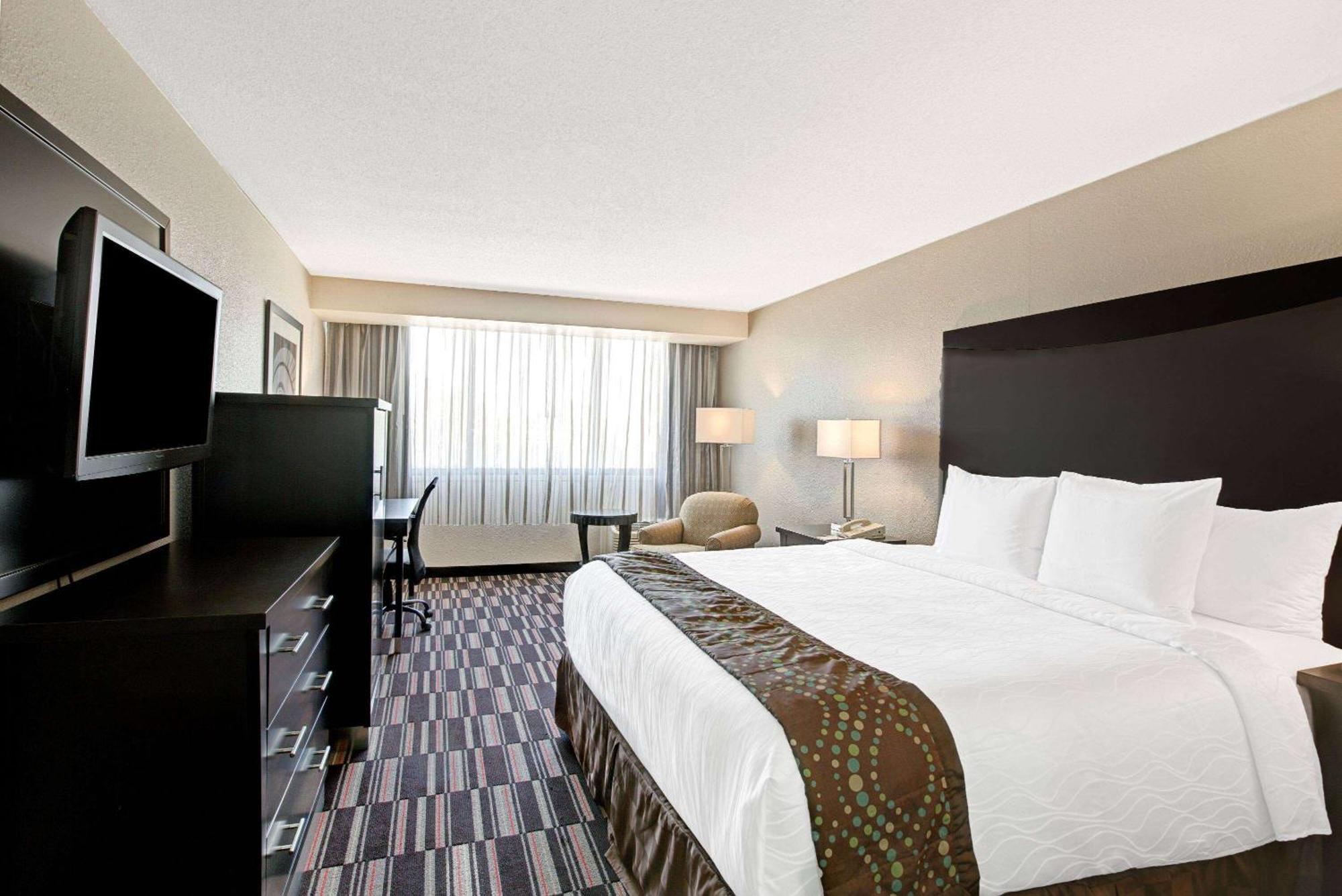 Ramada Plaza By Wyndham Charlotte South End Airport Hotel Luaran gambar