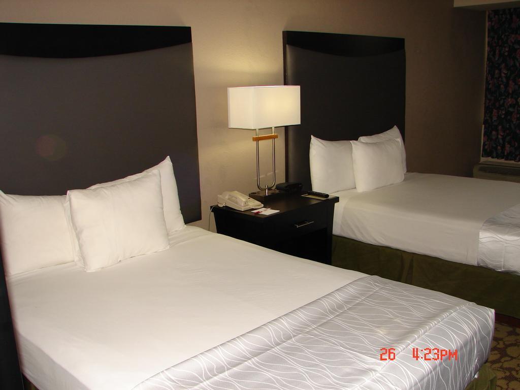 Ramada Plaza By Wyndham Charlotte South End Airport Hotel Luaran gambar